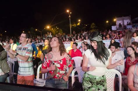 ¡El Concierto Mágico de Natyasha: Una Noche Colombiana Inolvidable!